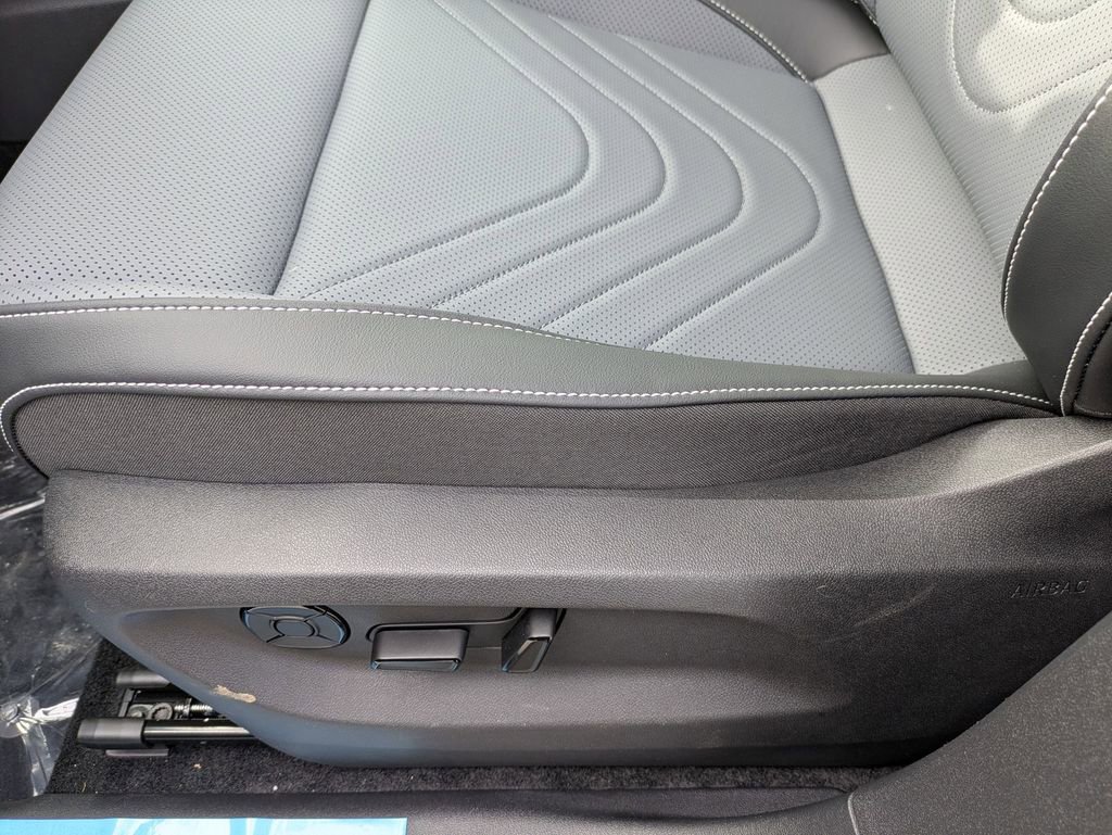 New 2026 Volkswagen Tiguan SE image 14