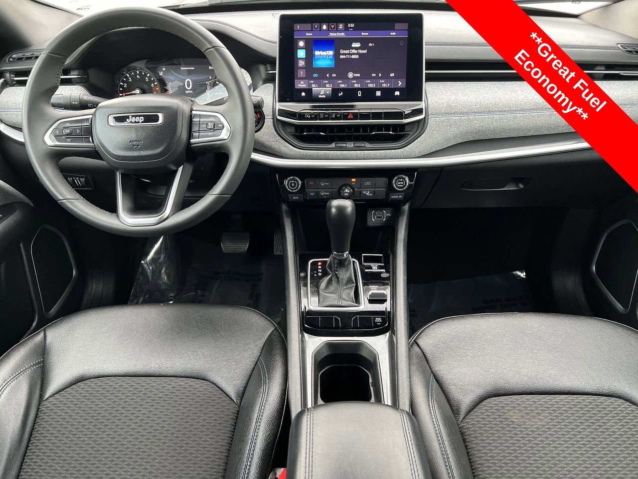 Used 2024 Jeep Compass Latitude image 2