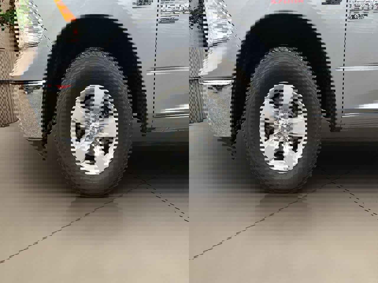 Used 2021 RAM 1500 Classic SLT image 25