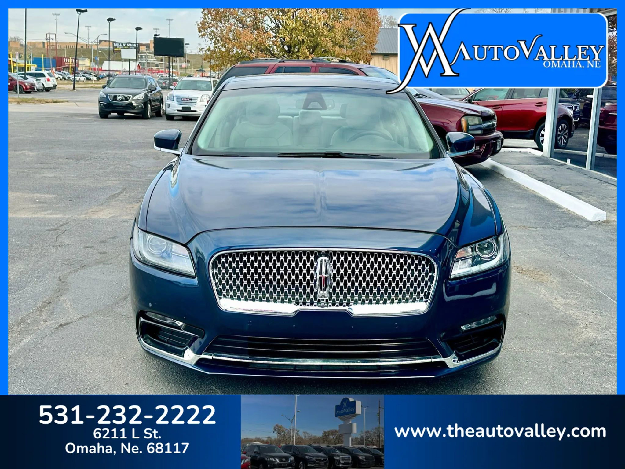 Used 2017 Lincoln Continental Select w/ Technology Package image 2
