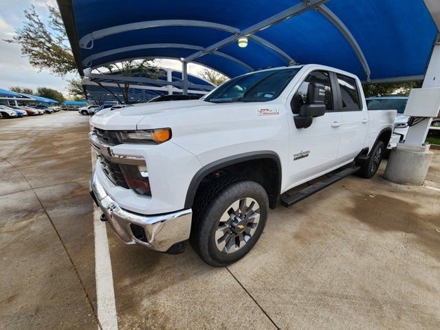 Used 2024 Chevrolet Silverado 2500 LT w/ Texas Edition image 2