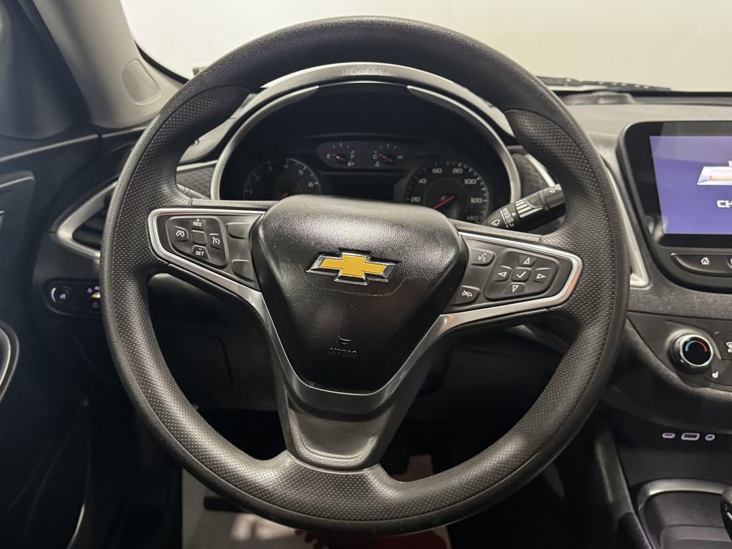 Used 2022 Chevrolet Malibu LT image 4