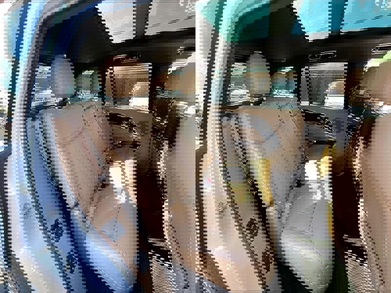 Used 2023 Land Rover Range Rover Long Wheelbase SE image 29