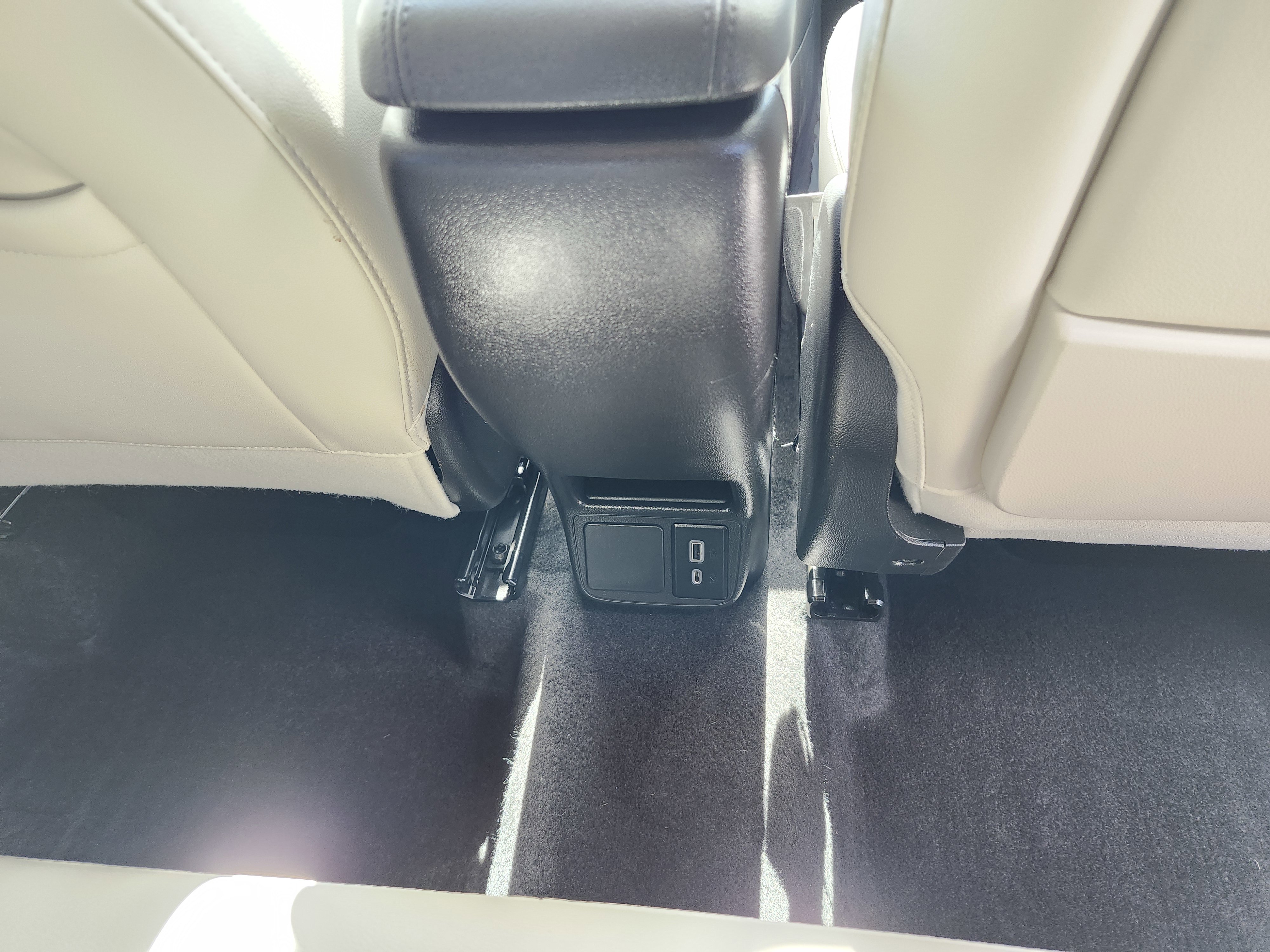 Used 2020 Buick Encore GX Select AWD/4WD image 22