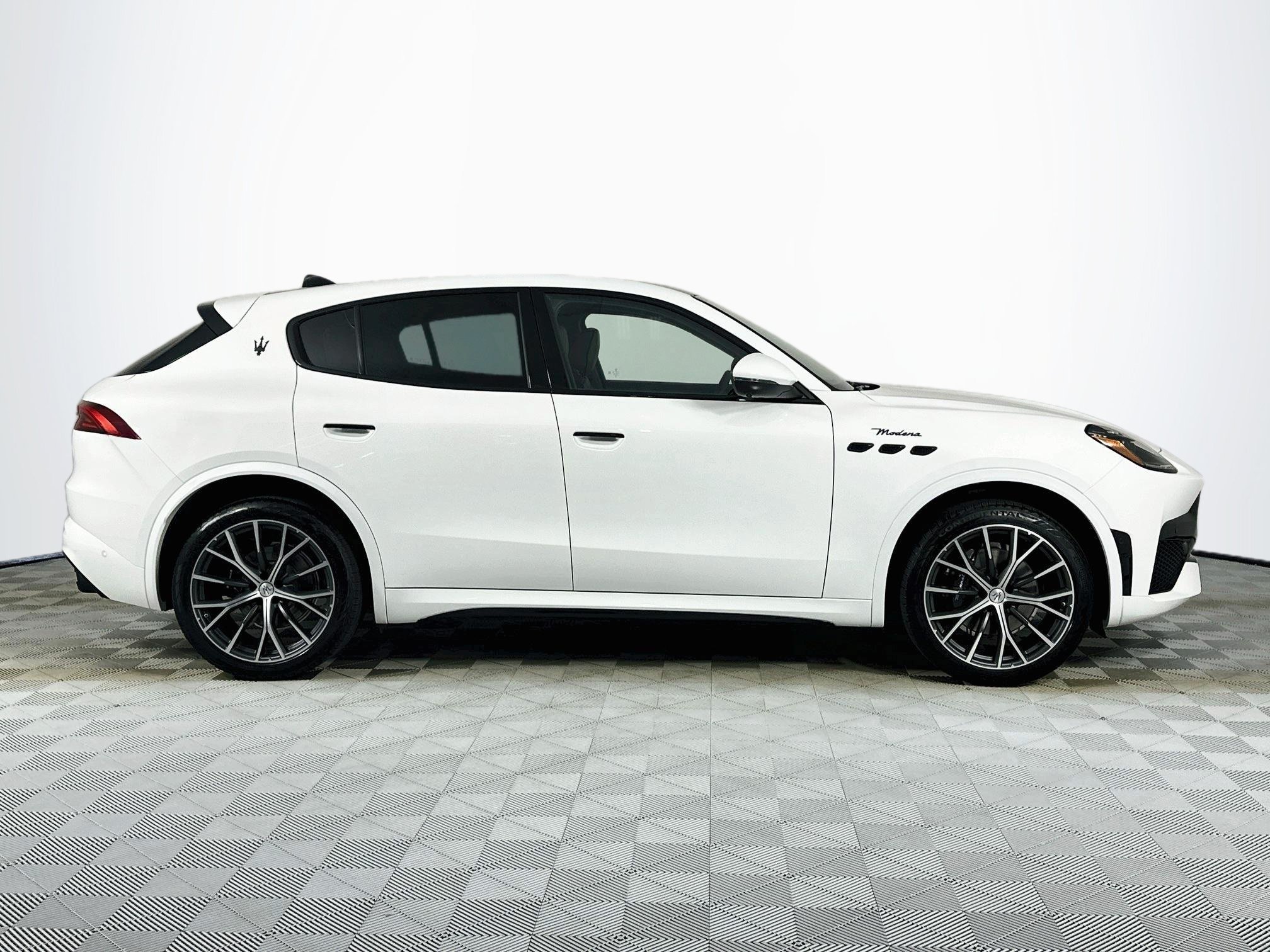 New 2027 Maserati Grecale Modena AWD/4WD image 4