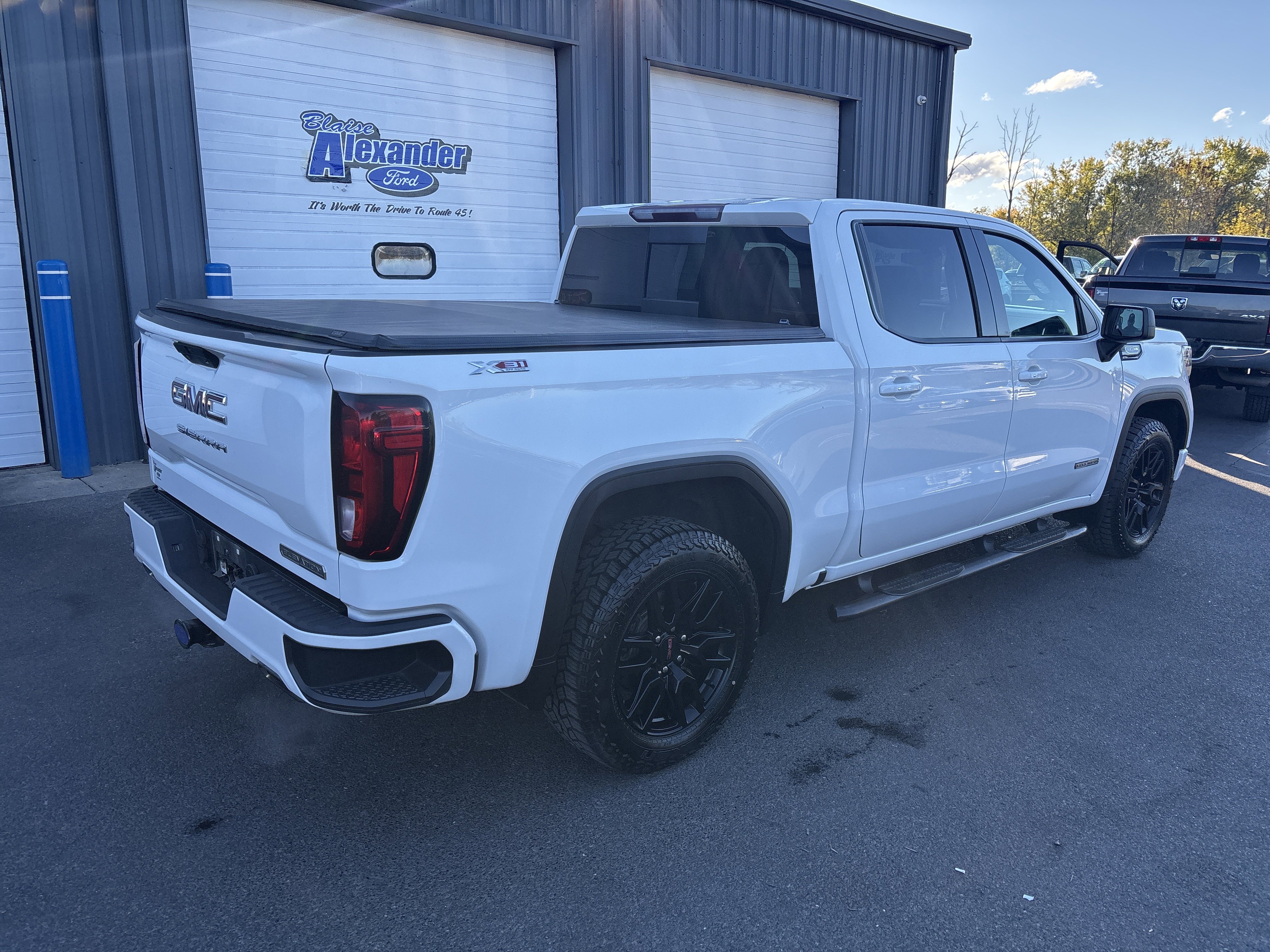 Used 2019 GMC Sierra 1500 Elevation video 3