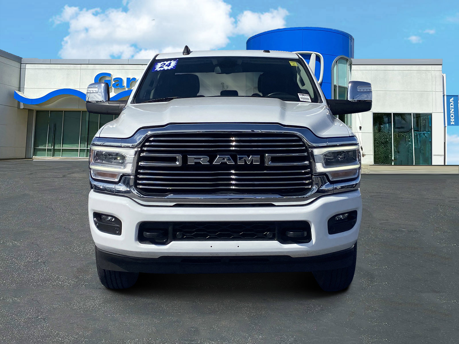 Used 2024 RAM 2500 Laramie AWD/4WD image 2