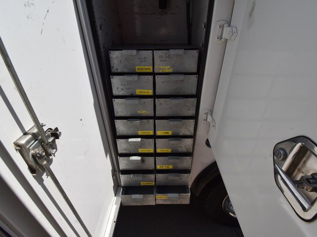 Used 2014 Ford F550 4x4 Regular Cab Super Duty image 41