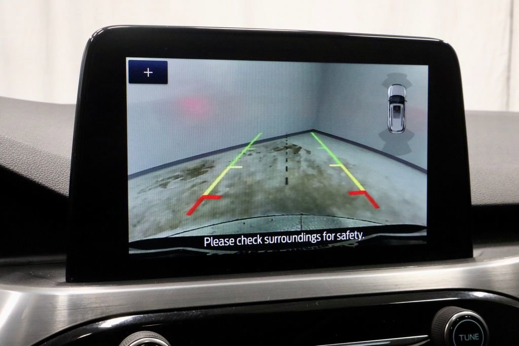 Certified 2022 Ford Escape Titanium image 2