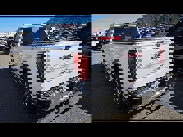 Used 2022 GMC Sierra 1500 SLT w/ SLT Premium Plus Package image 4