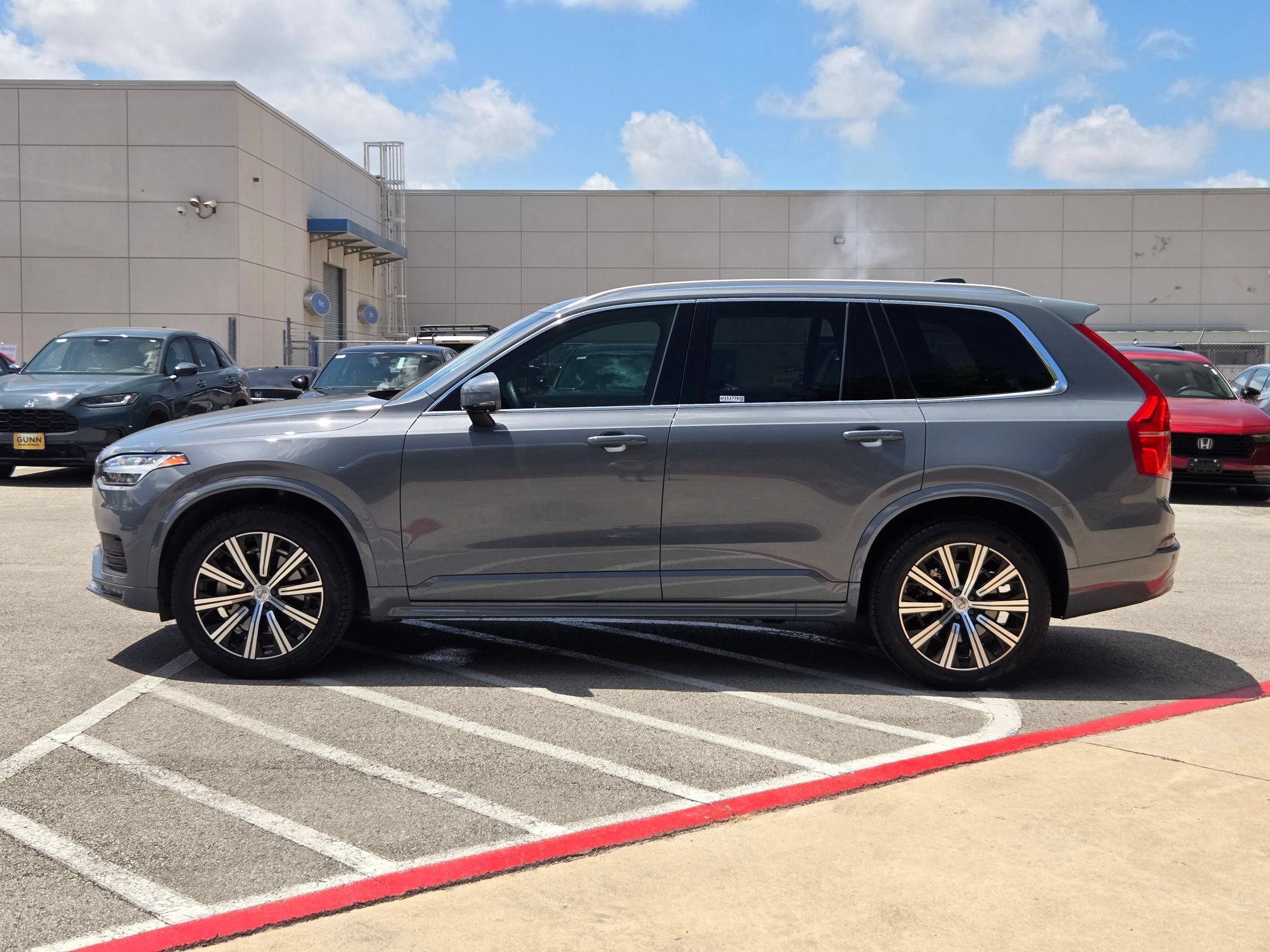 Used 2023 Volvo XC90 B5 Core AWD/4WD image 6