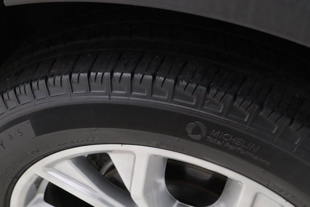 Certified 2023 Ford Explorer XLT w/ Equipment Group 202A image 14