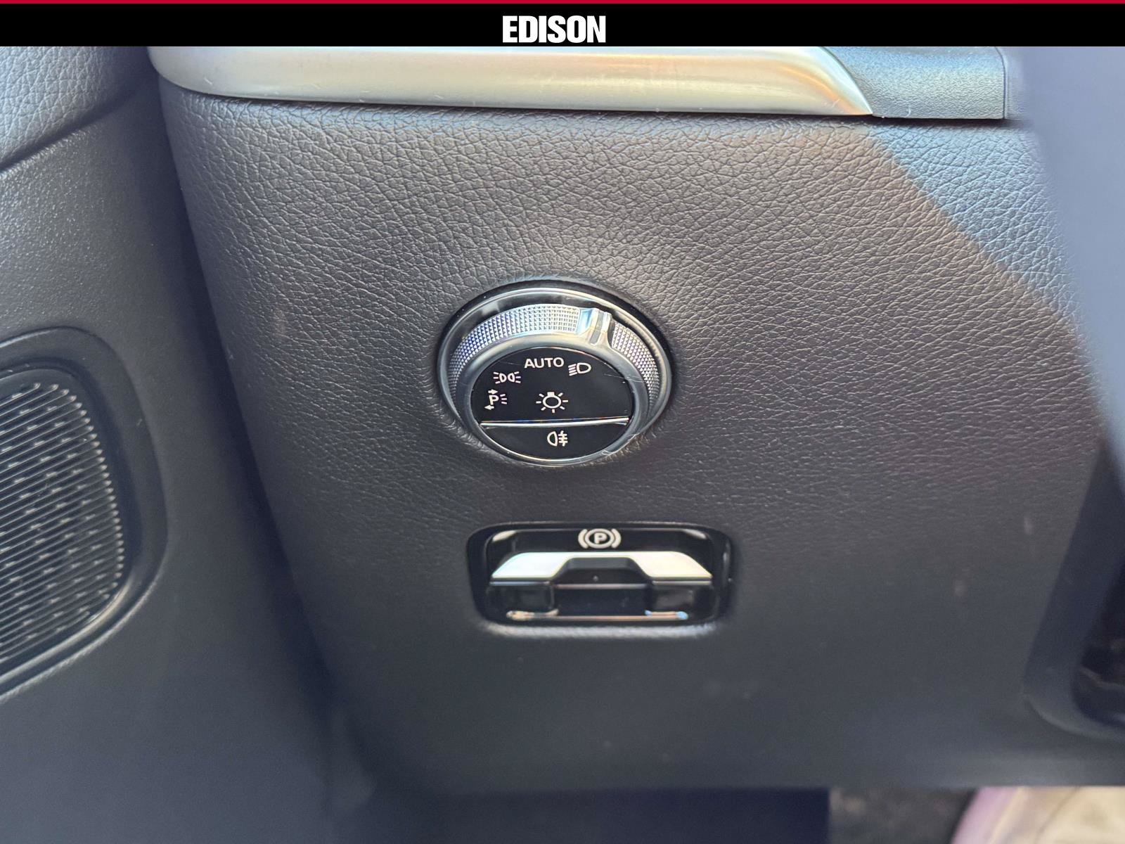 Used 2025 Mercedes-Benz GLC 350e 4MATIC image 19