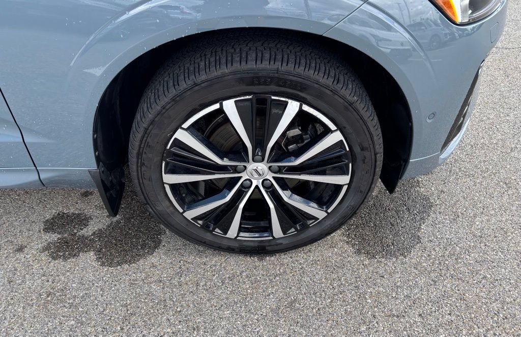 Certified 2024 Volvo XC60 B5 Plus w/ Protection Package Premier AWD/4WD image 34