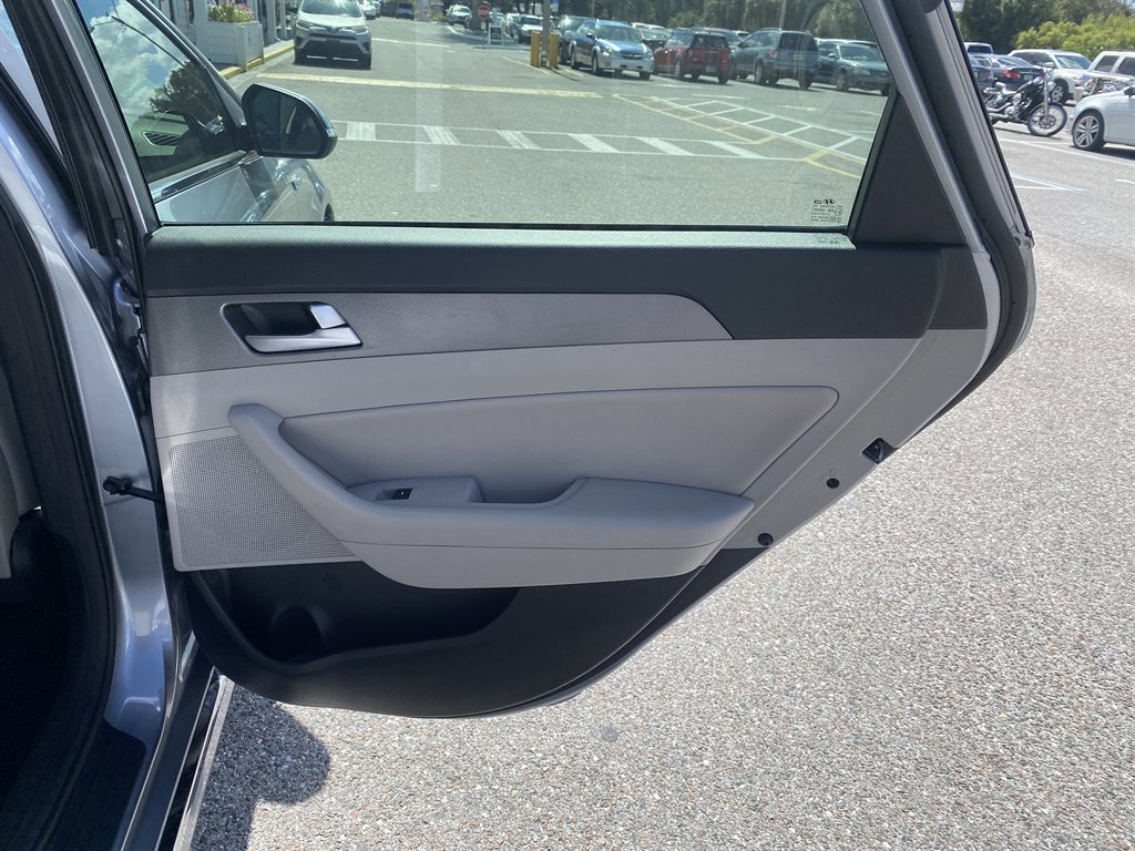 Used 2016 Hyundai Sonata SE image 11
