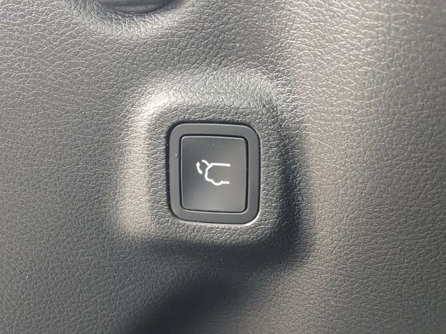 Used 2025 Jeep Compass Latitude w/ Convenience Group image 13