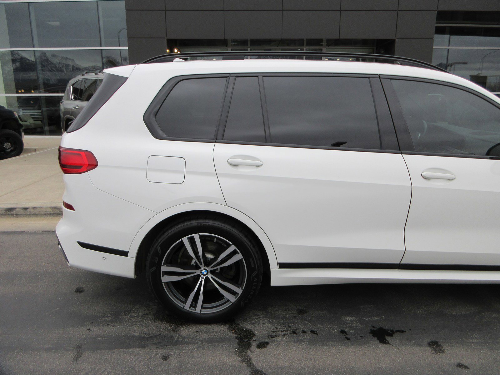Used 2019 BMW X7 xDrive40i w/ M Sport Package image 11
