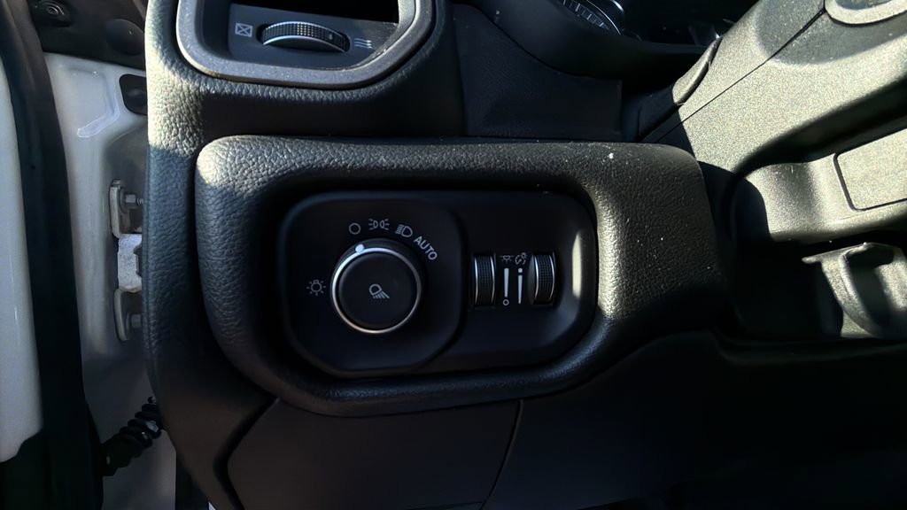 Used 2020 RAM 3500 Tradesman image 19