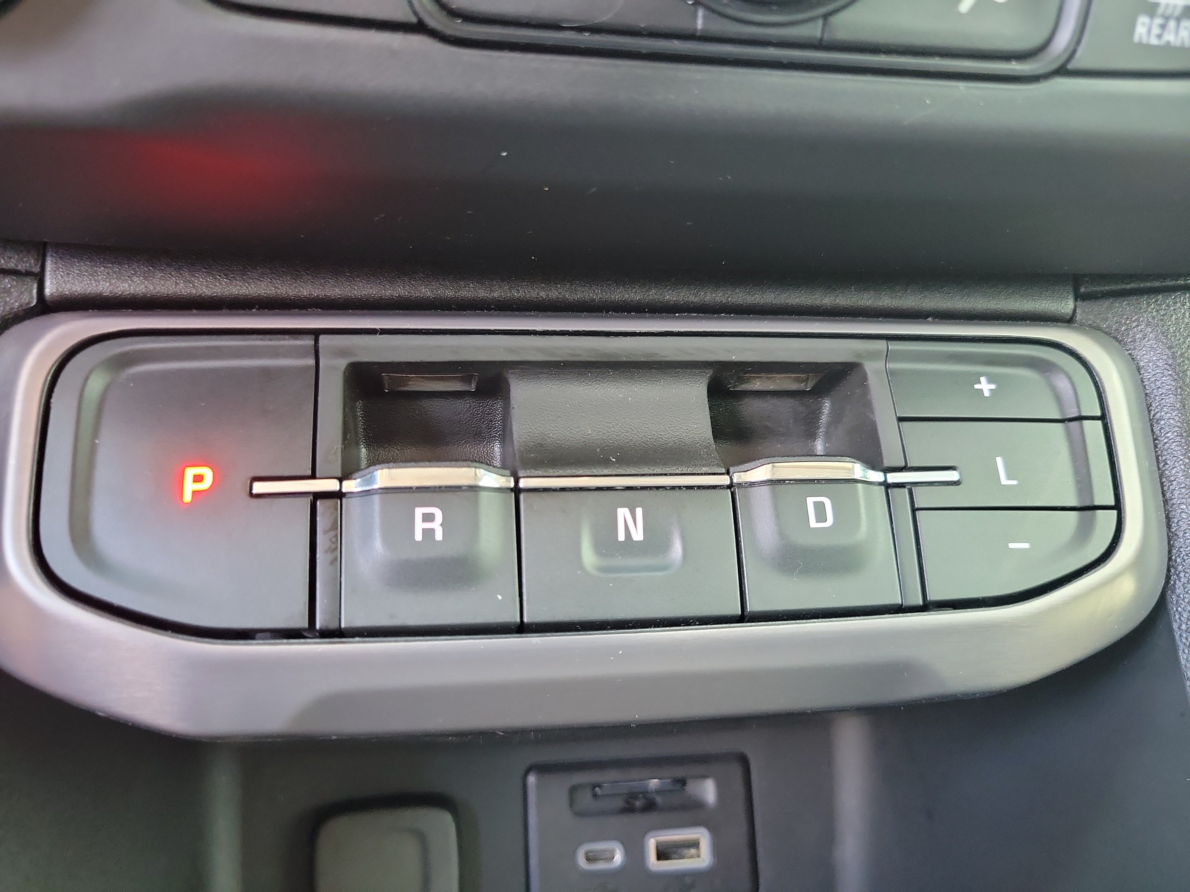 Used 2022 GMC Acadia AT4 w/ Preferred Package AWD/4WD image 32