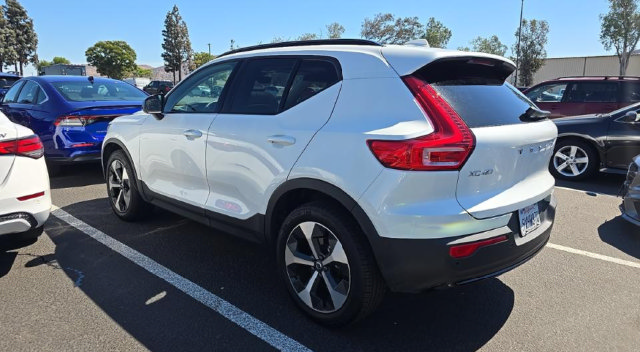 Used 2026 Volvo XC40 B5 Plus AWD/4WD image 2
