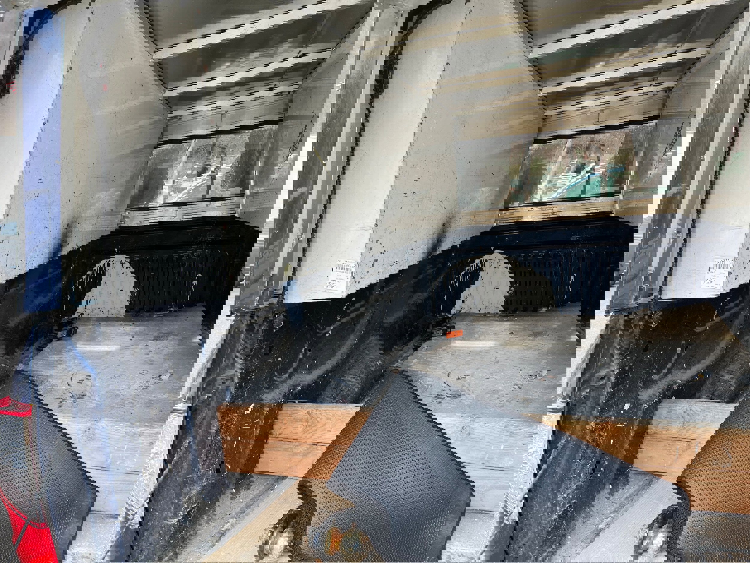 Used 2017 Nissan Titan SV AWD/4WD image 12