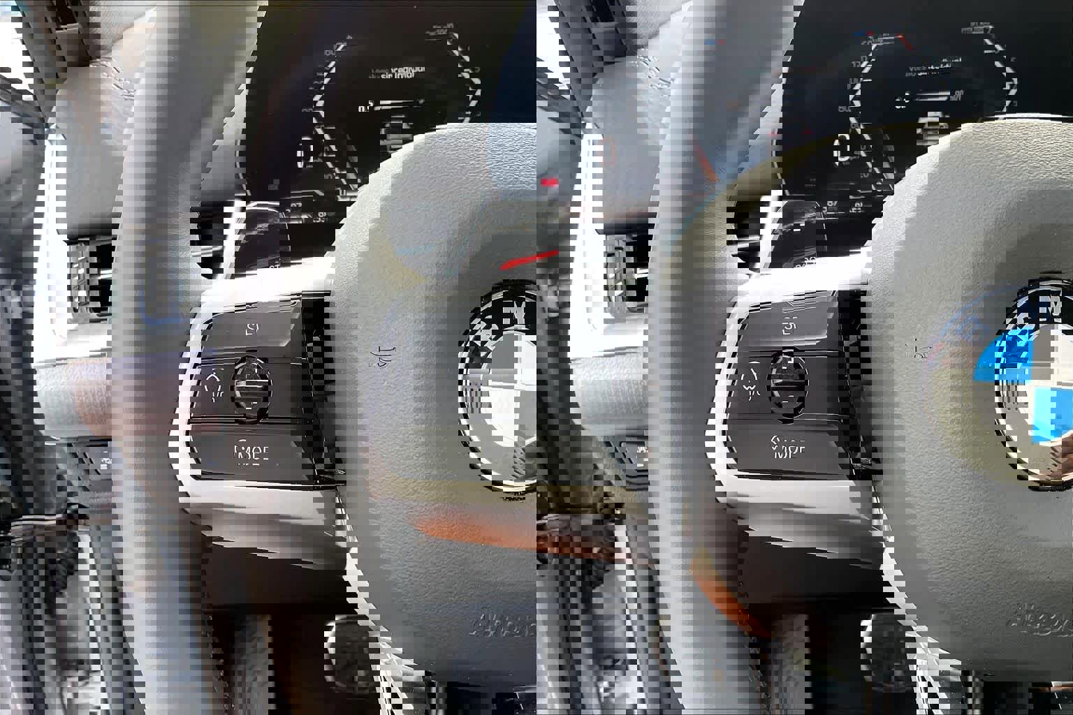 Used 2026 BMW X2 xDrive28i AWD/4WD image 22