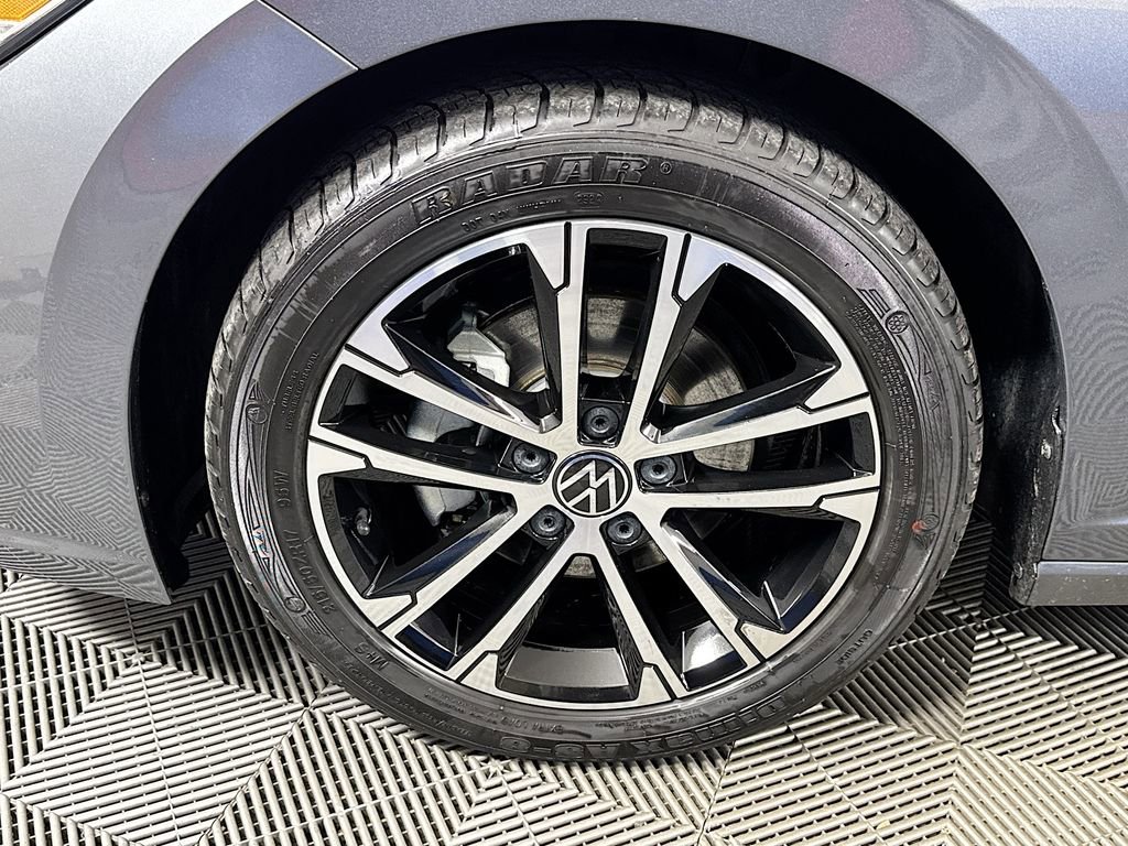 Used 2024 Volkswagen Jetta Sport image 28