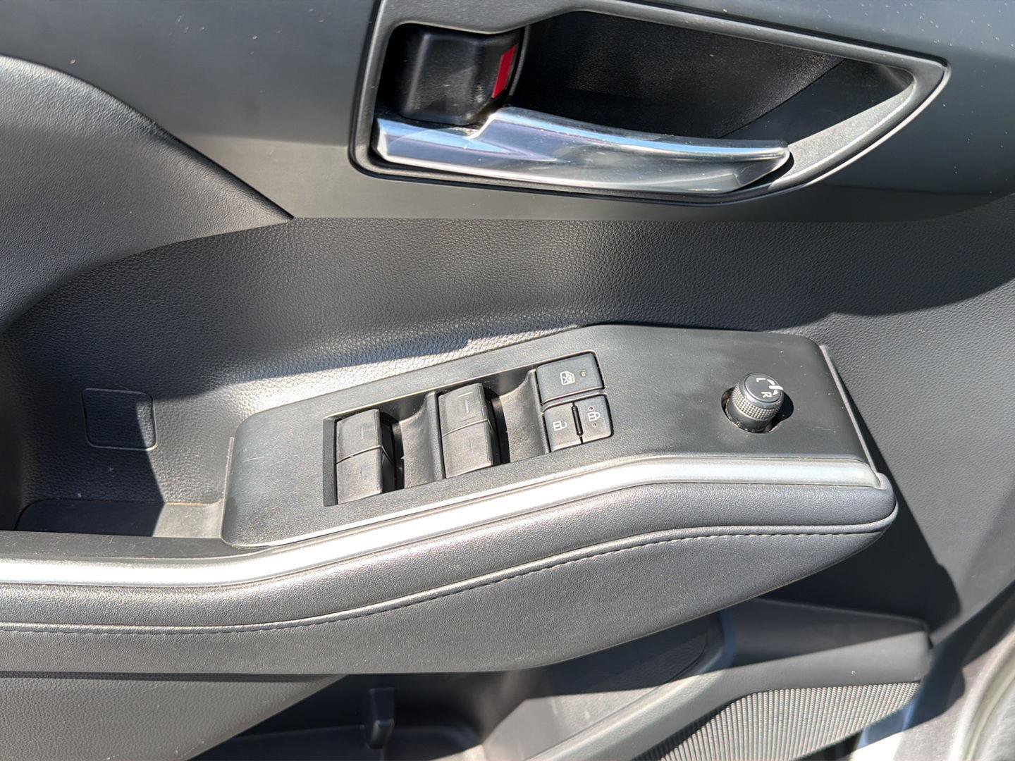 Used 2022 Toyota Highlander XLE FWD image 34