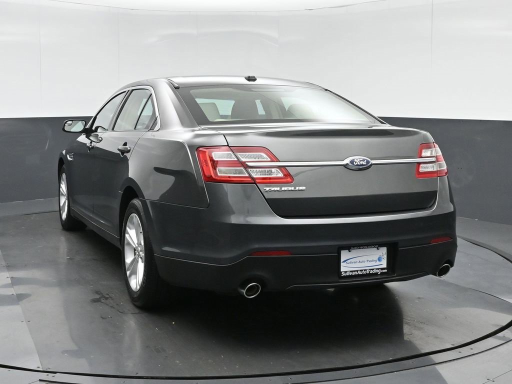 Used 2018 Ford Taurus SE image 5