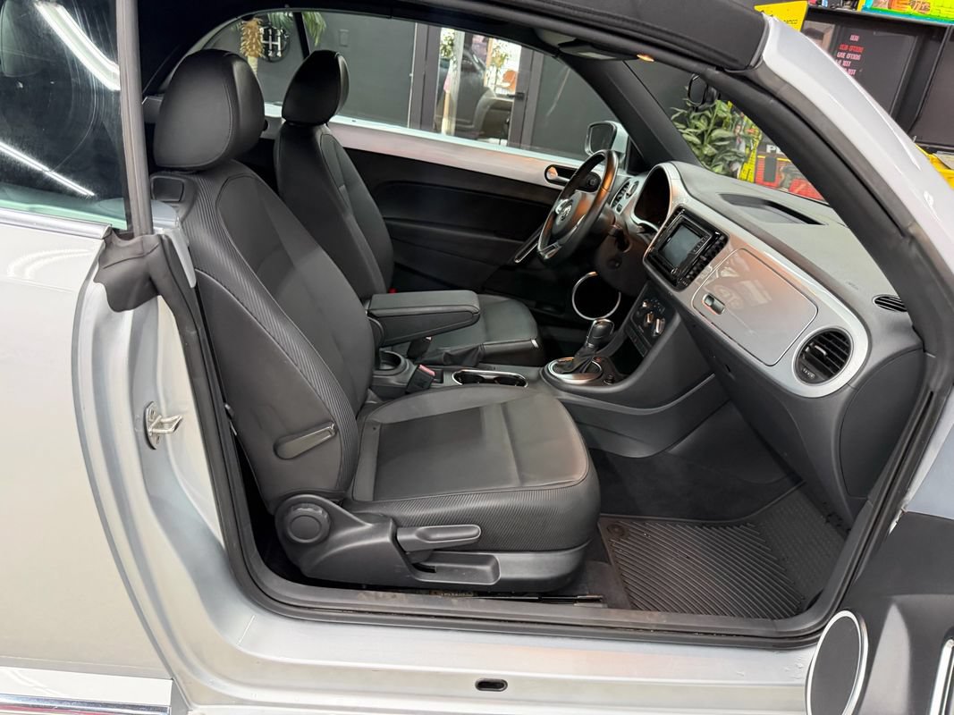 Used 2016 Volkswagen Beetle 1.8T SE FWD image 19