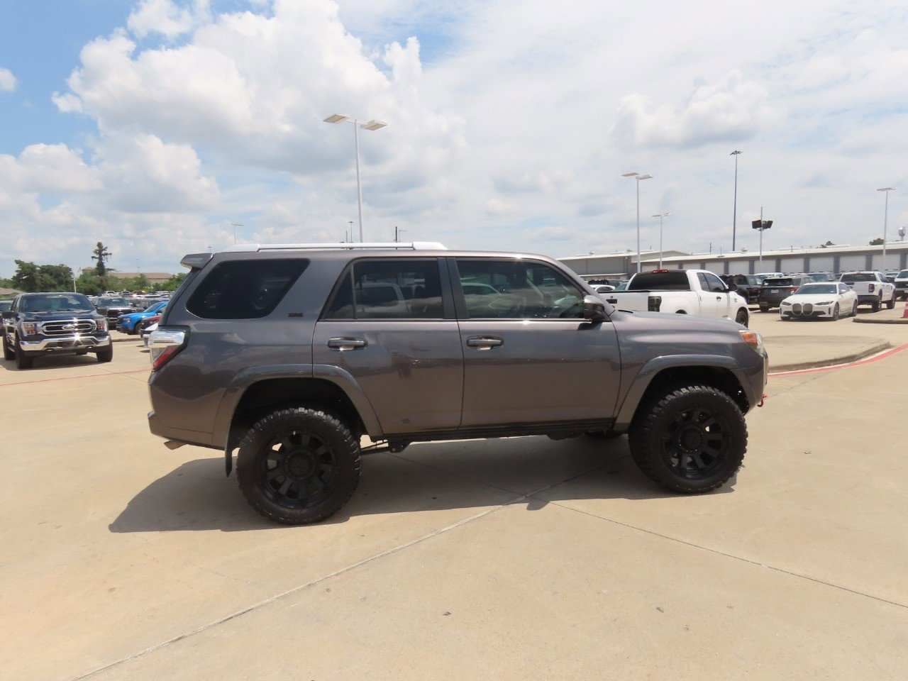 Used 2017 Toyota 4Runner SR5 RWD image 10