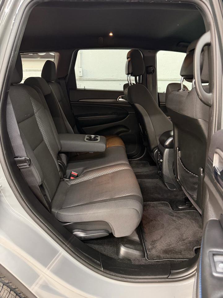 Used 2019 Jeep Grand Cherokee Laredo RWD image 39