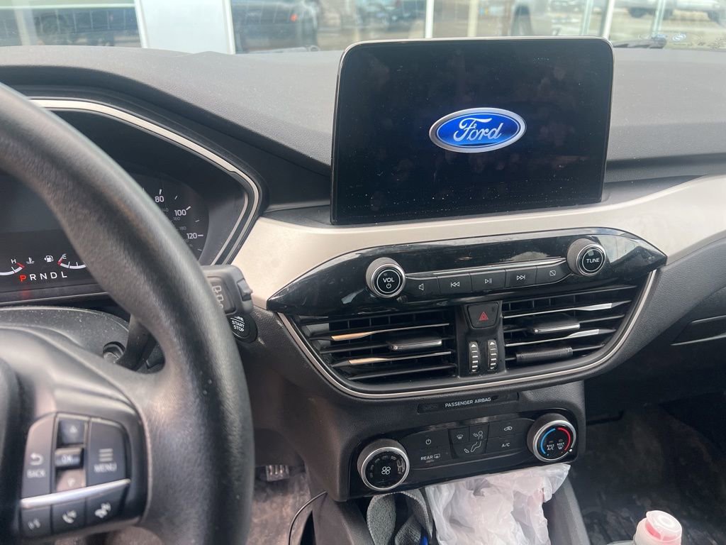 Used 2021 Ford Escape SE image 11