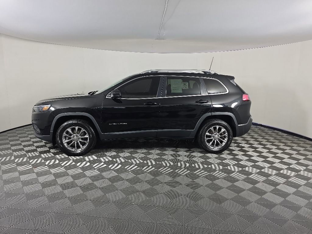 Used 2019 Jeep Cherokee Latitude Plus w/ Comfort/Convenience Group AWD/4WD image 2