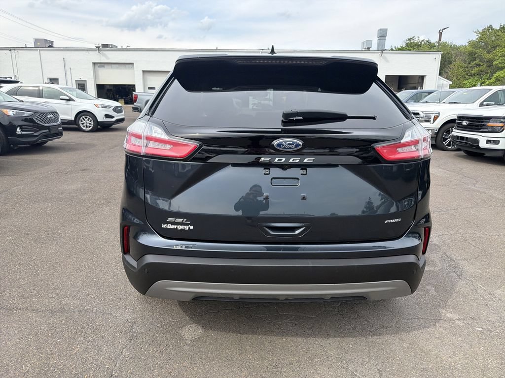 Used 2024 Ford Edge SEL w/ Convenience Package AWD/4WD image 4