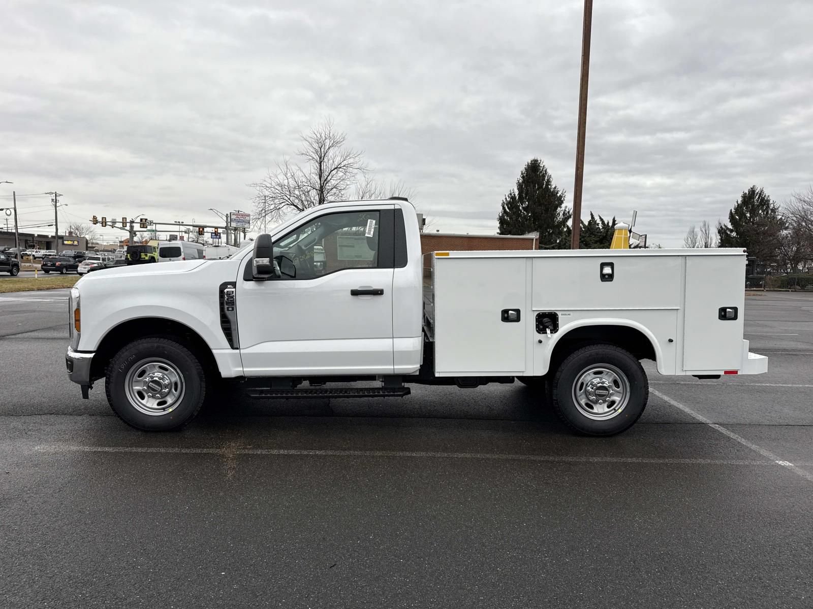 New 2026 Ford F250 XL w/ XL Chrome Package RWD image 6