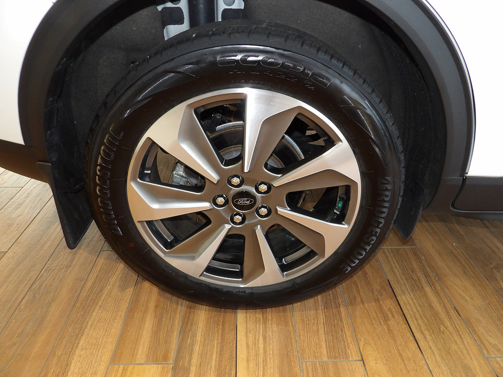 Used 2025 Ford Escape Platinum AWD/4WD image 5