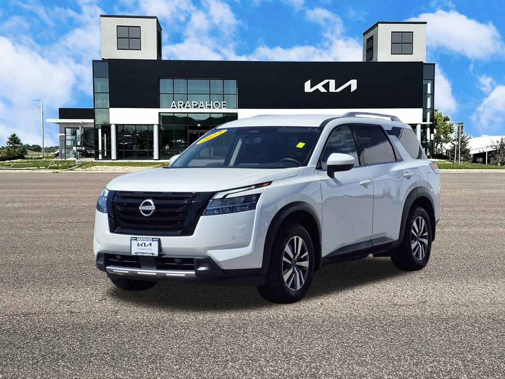 Used 2023 Nissan Pathfinder SL w/ SL Black Package AWD/4WD image 4