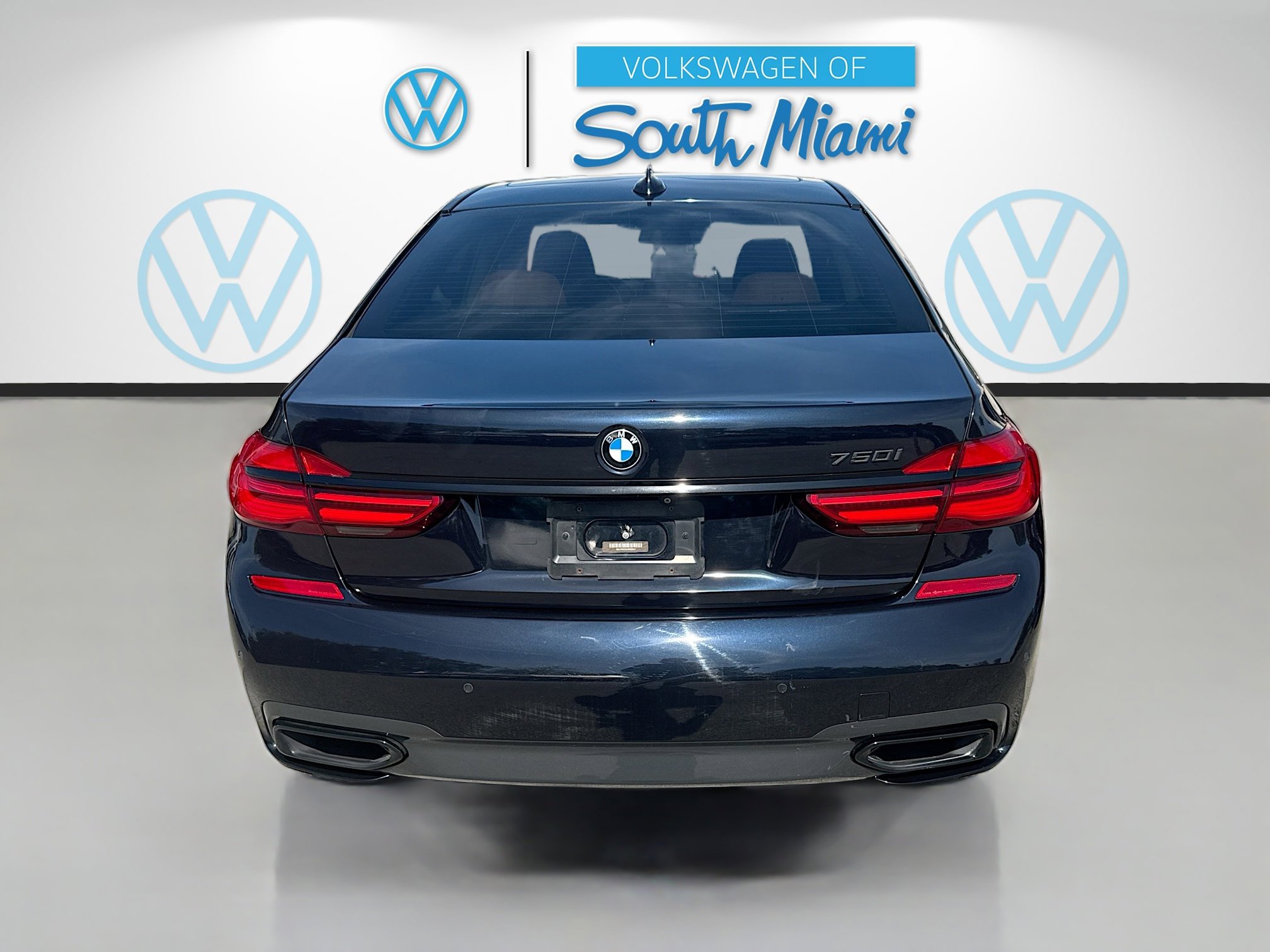Used 2018 BMW 750i RWD image 6