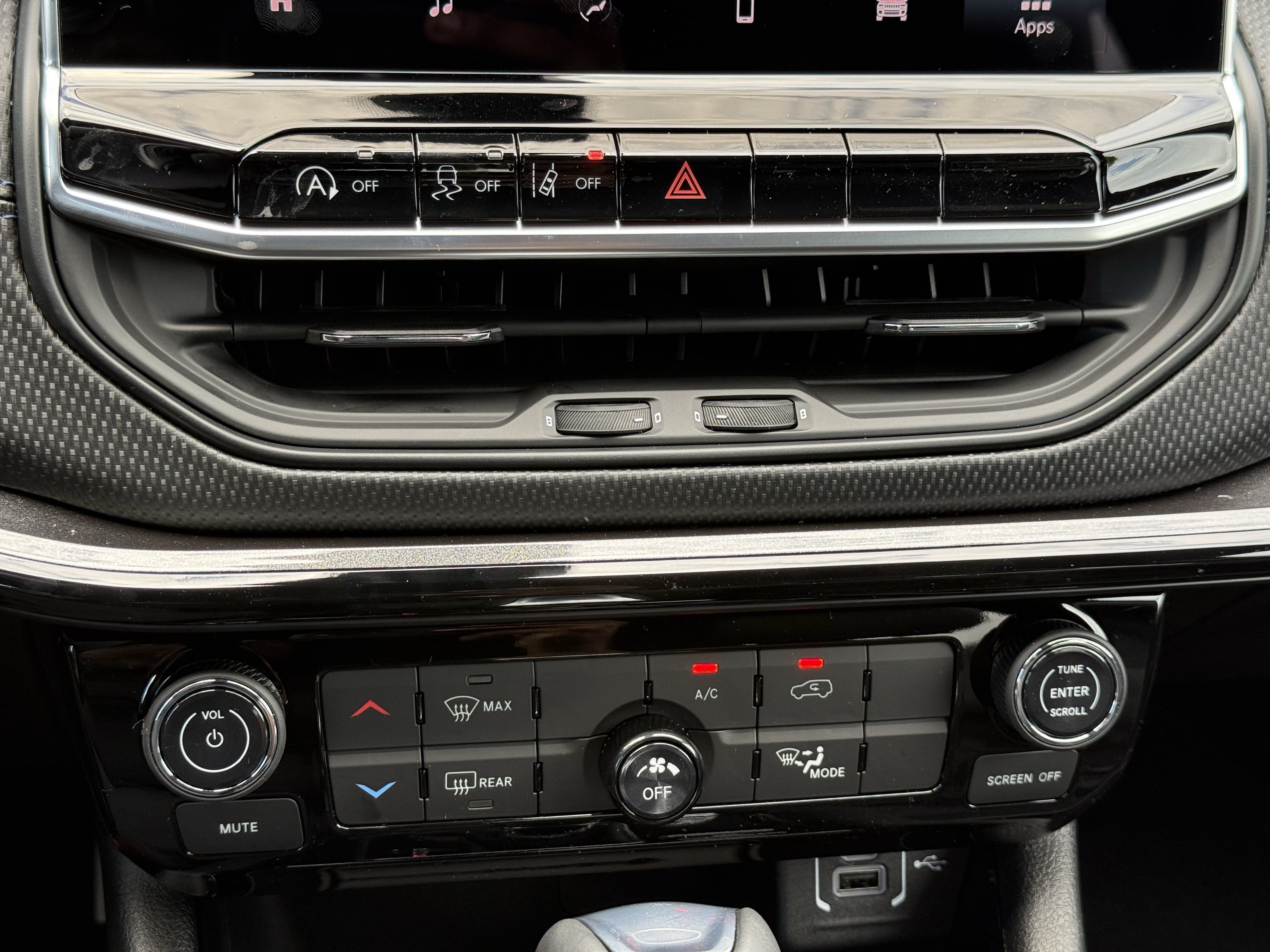 New 2026 Jeep Compass Latitude AWD/4WD image 26
