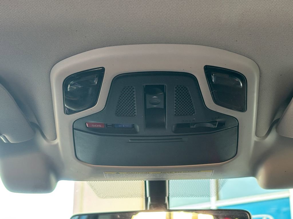 Used 2022 Subaru Outback Touring w/ Popular Package #2 image 20