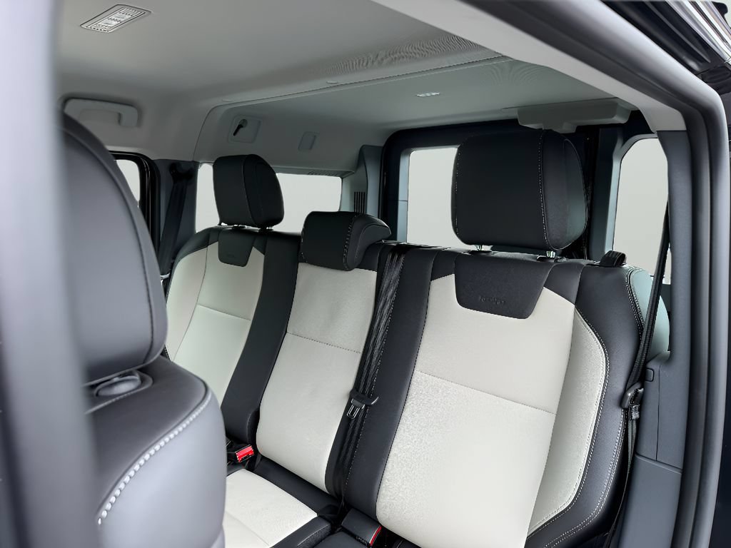 Used 2024 INEOS Grenadier Station Wagon AWD/4WD image 33