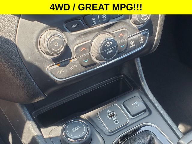 Used 2019 Jeep Cherokee Limited AWD/4WD image 22