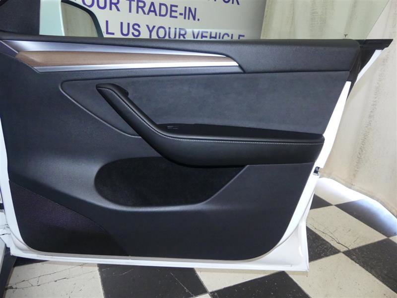 Used 2023 Tesla Model Y AWD image 22