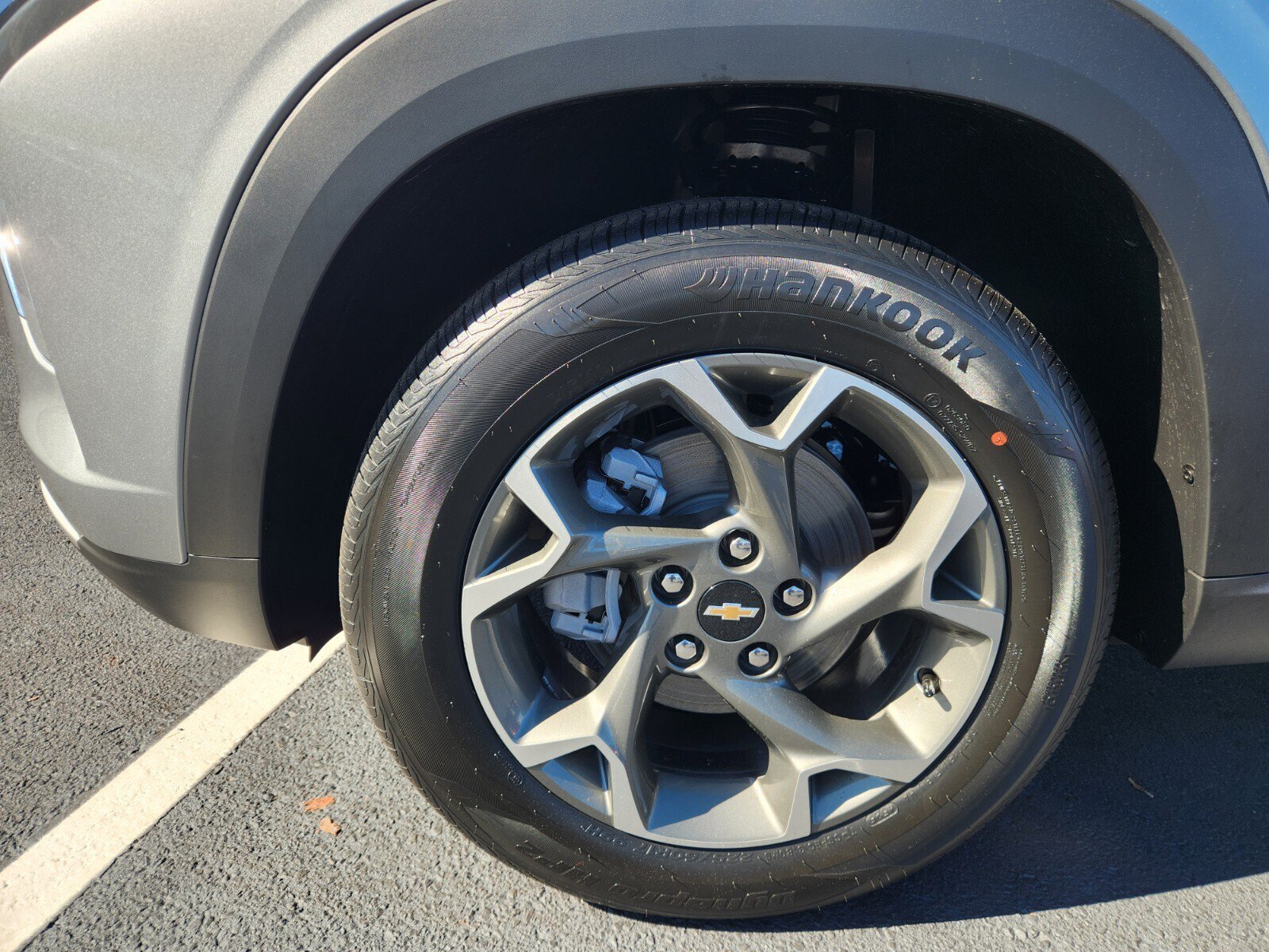 New 2026 Chevrolet Trax LT w/ Driver Confidence Package FWD image 4