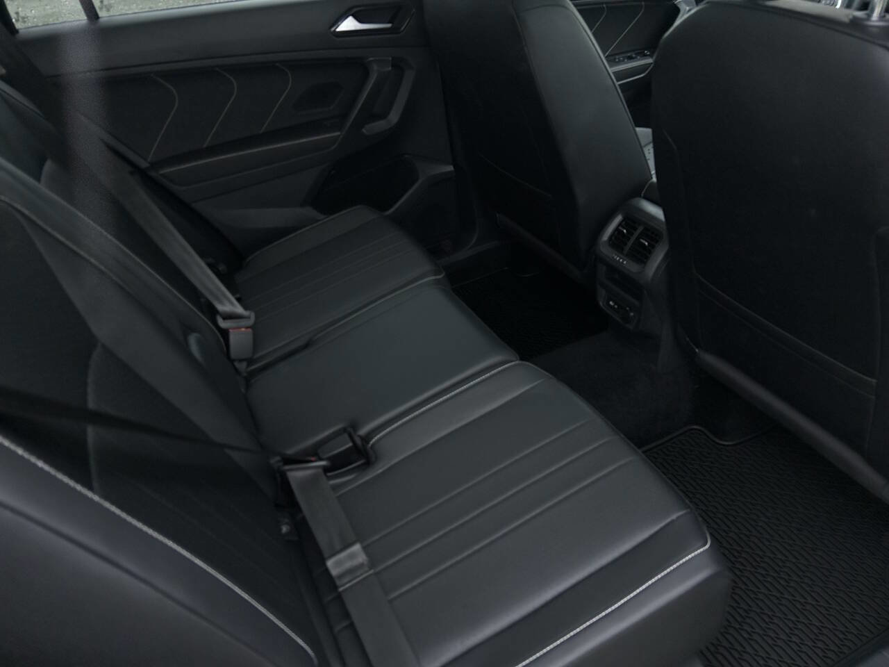Used 2022 Volkswagen Tiguan SE image 28