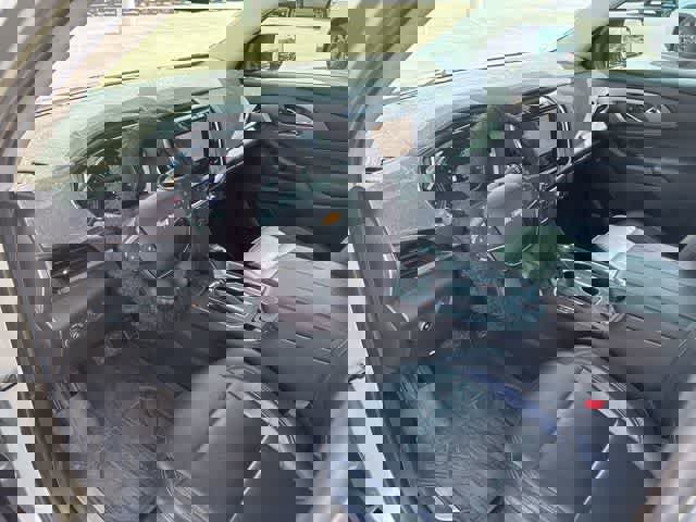 Used 2020 Chevrolet Traverse Premier w/ Redline Edition FWD image 9