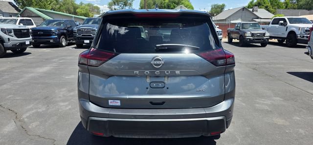 Used 2025 Nissan Rogue SV AWD/4WD image 5