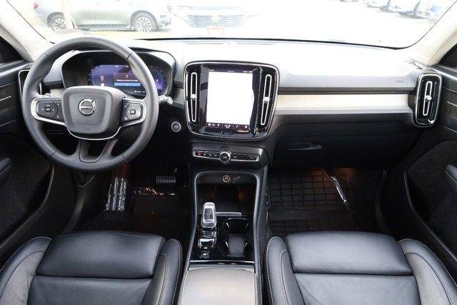 Used 2023 Volvo XC40 B5 Ultimate w/ Protection Package Premier AWD/4WD image 25