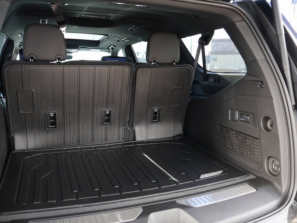 New 2026 GMC Yukon XL AT4 w/ AT4 Premium Plus Package AWD/4WD image 19